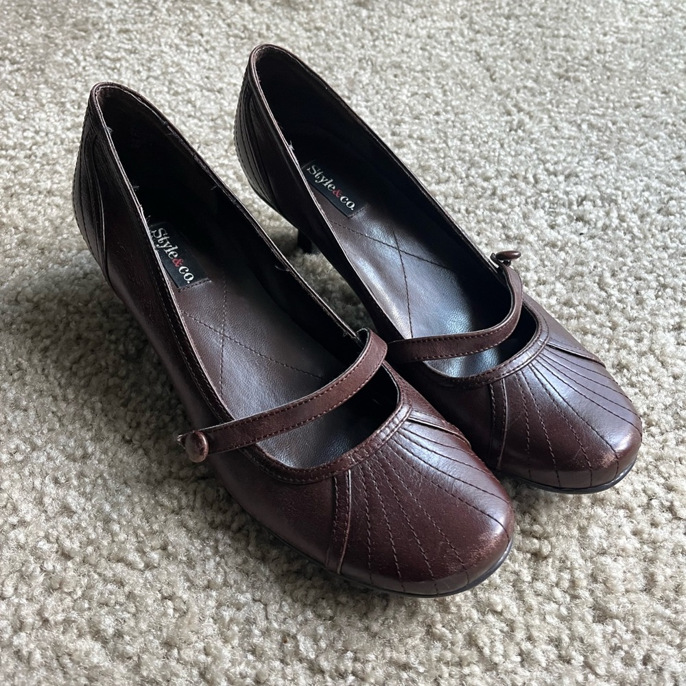 Style &. Co Brown Kitten Heels